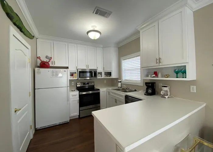 Purple Parrot 9c By Pkrm Apartment *