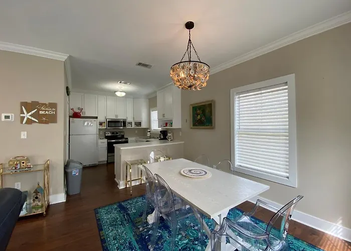 Apartment Purple Parrot 9c By Pkrm Pensacola