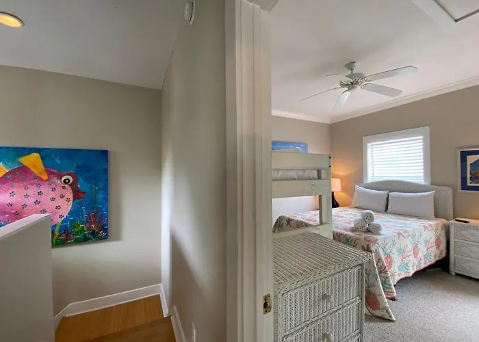 Apartment Purple Parrot 9c By Pkrm Pensacola